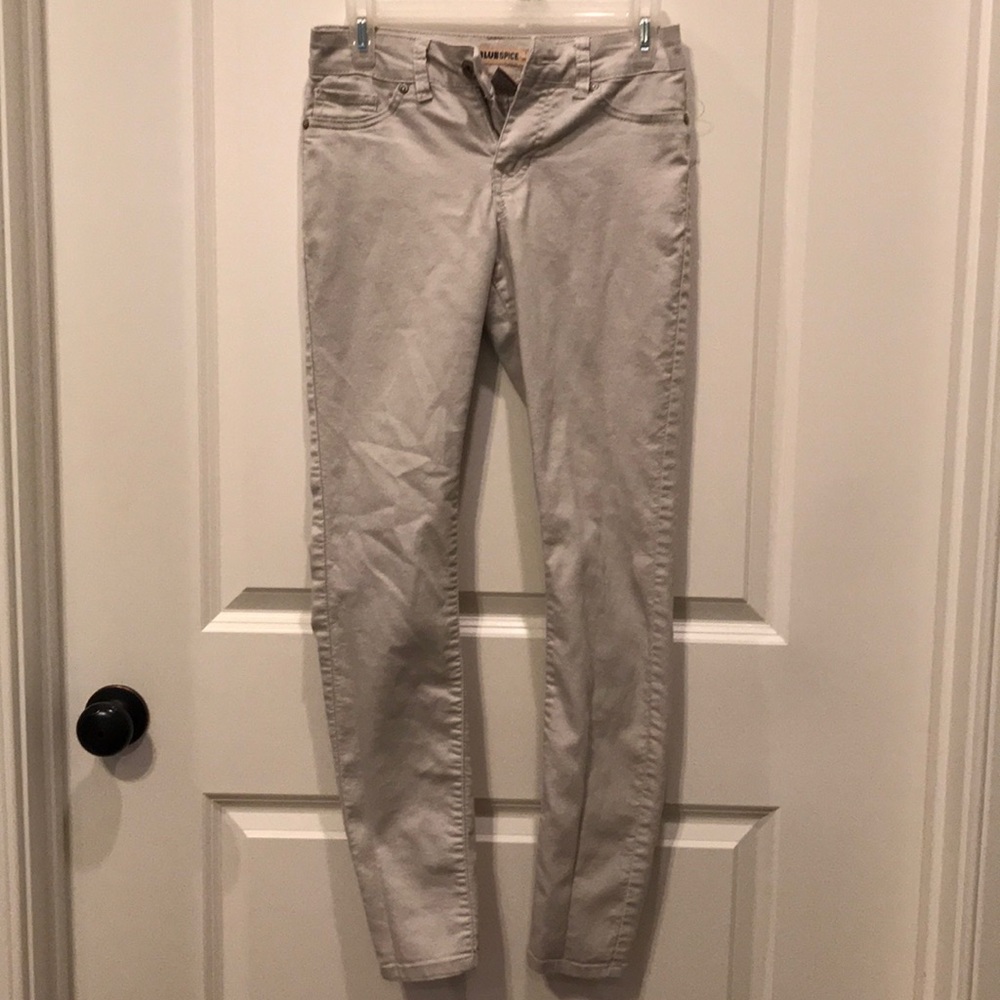 Khaki colored skinny jean